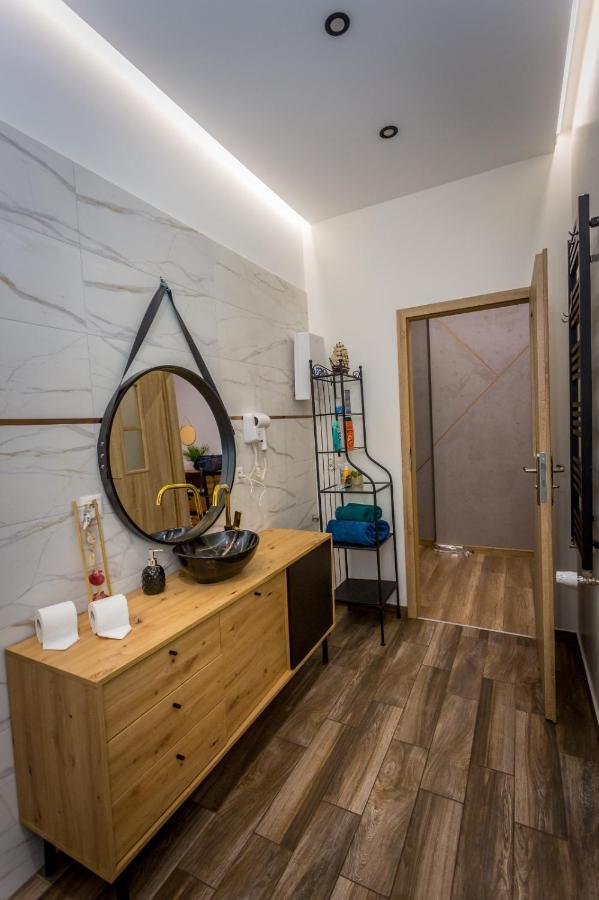 Apartamenty Centrum วาลบ์จิก ภายนอก รูปภาพ