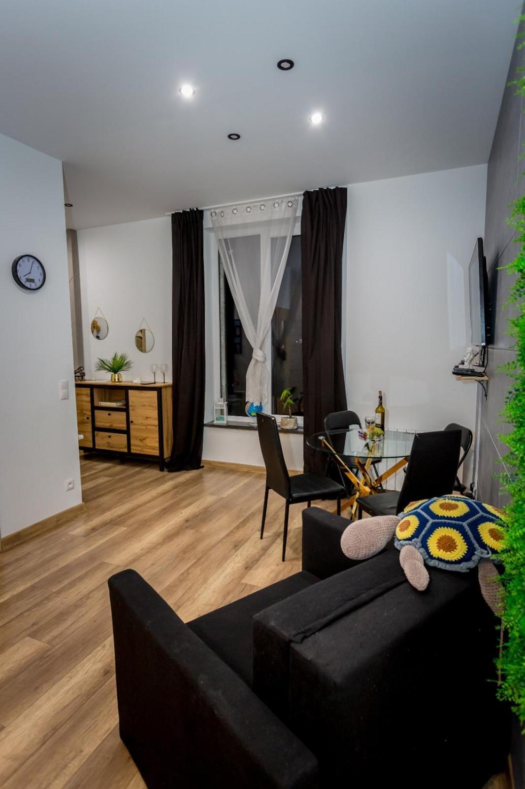 Apartamenty Centrum วาลบ์จิก ห้อง รูปภาพ